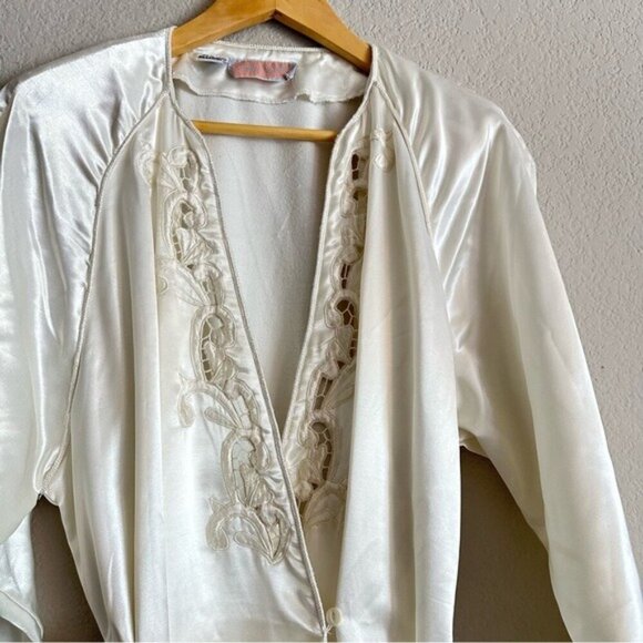 VTG Emily Daniell Ivory Nightgown Robe | Romantic Coquette, Old Hollywood Glam - Picture 4 of 11